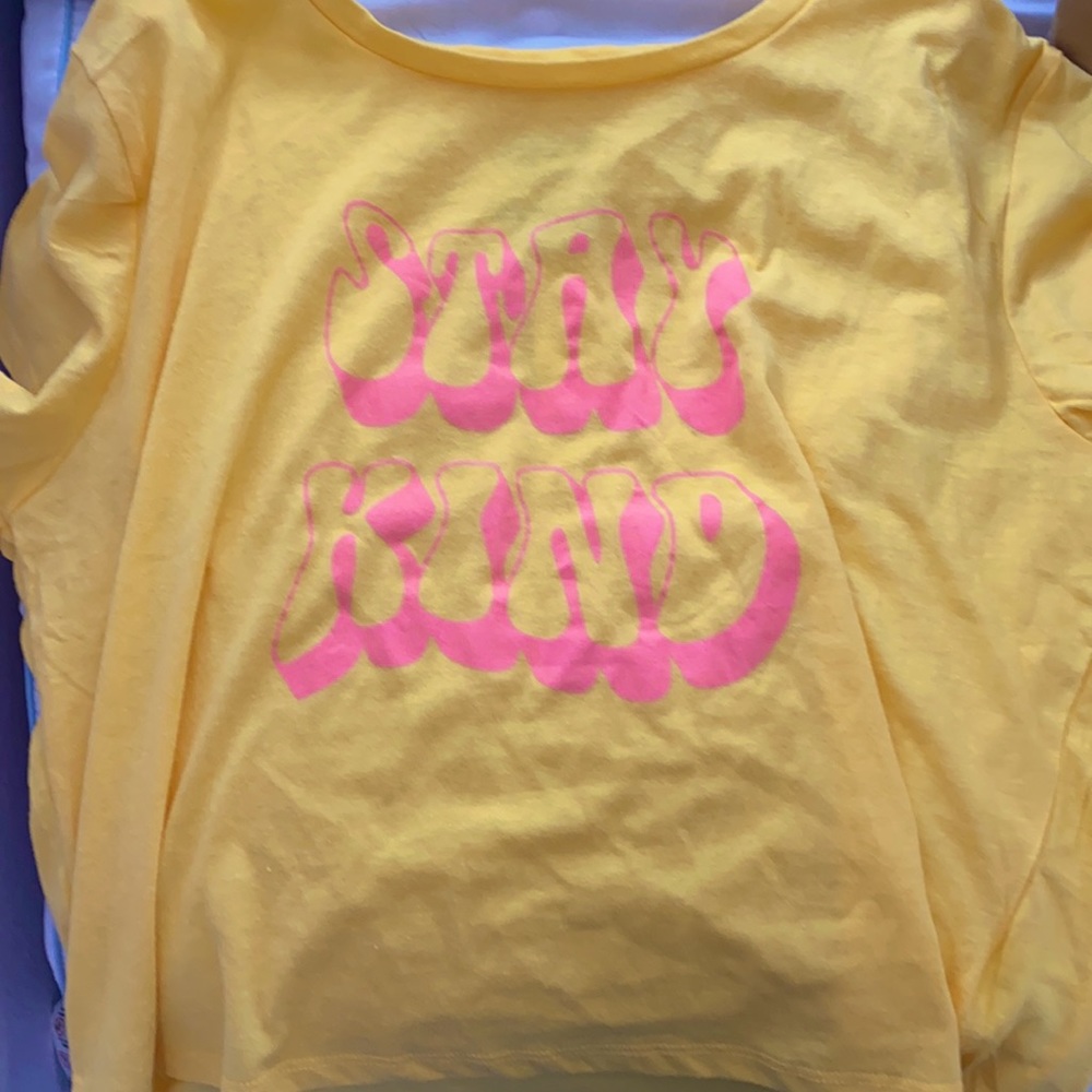 Yellow cropped tee